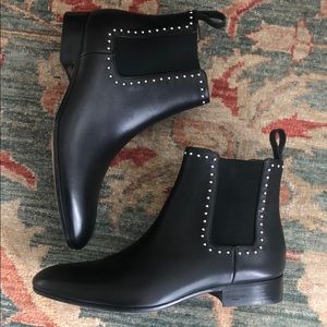 Black Chelsea boots